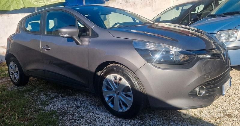 Usata Renault Clio IV 75 CV (55 kW) 2015 Grigio Berlina
