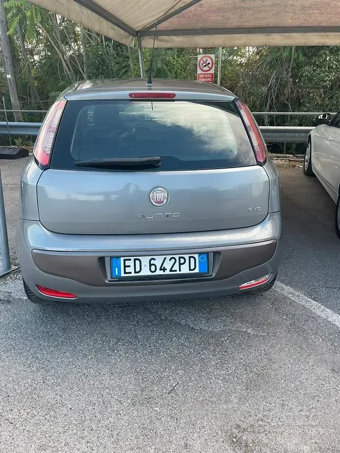 Usata Fiat Punto 65 CV (47 kW) 2010 Grigio Utilitaria