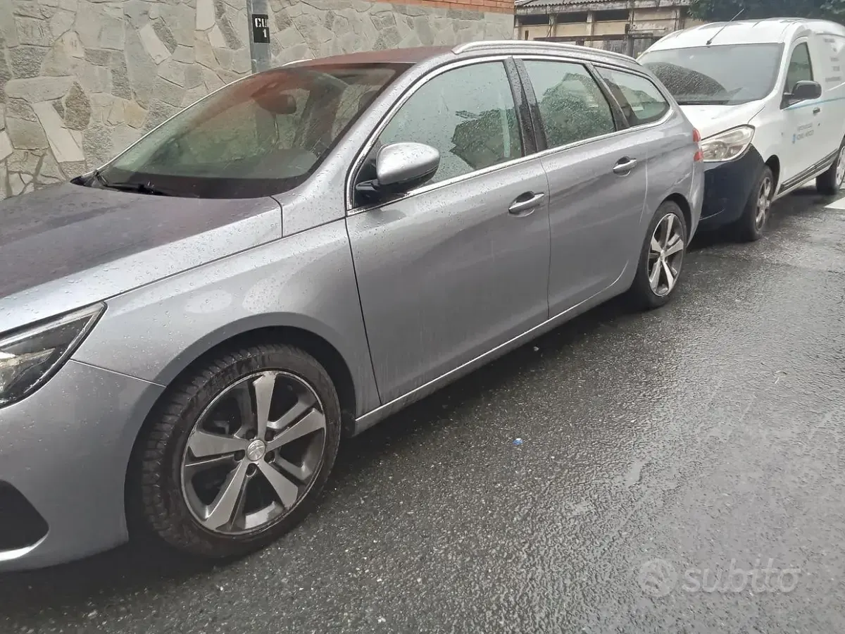 Usata Peugeot 308 SW 131 CV (96 kW) 2020 Grigio Station wagon