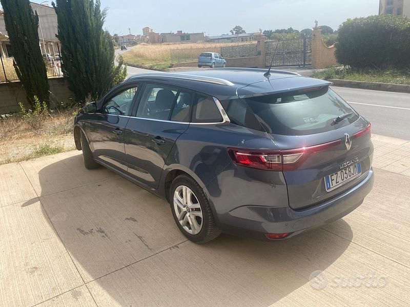Usata Renault Mégane GrandTour 116 CV (85 kW) 2019 Grigio Station wagon