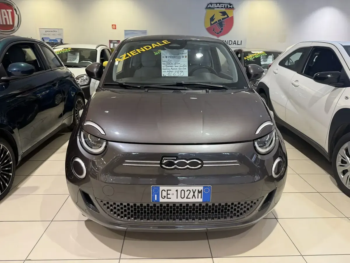 Usado Fiat 500e Icon 86 kW (118 HP) 2021 Cinzento Citadino