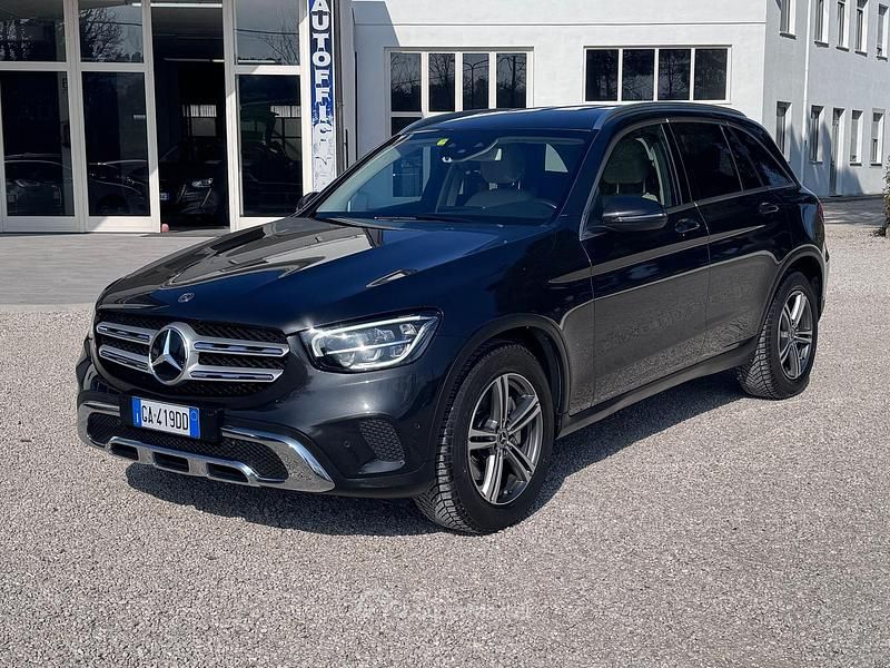 Usata Mercedes GLC200 163 CV (119 kW) 2020 Nero SUV