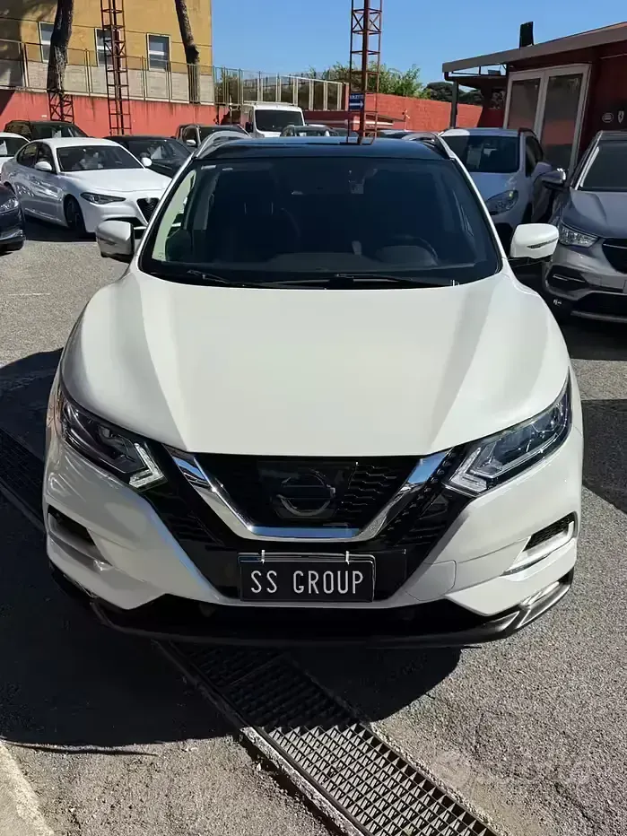Usata Nissan Qashqai Tekna 116 CV (85 kW) 2017 Bianco SUV