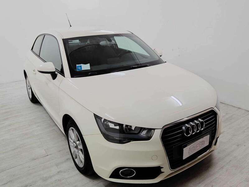 Usata Audi A1 Attraction 90 CV (66 kW) 2012 Bianco Utilitaria
