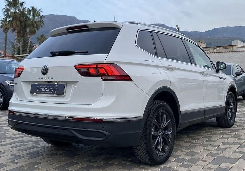 Usata VW Tiguan Allspace Life 149 CV (109 kW) 2021 Bianco SUV