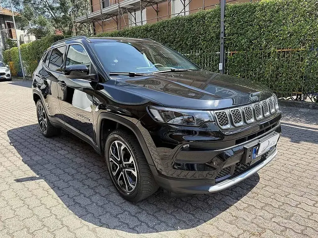 Usata Jeep Compass Limited 131 CV (96 kW) 2022 Nero / metallizzato SUV