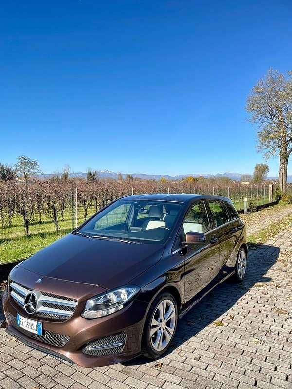 Gebraucht Mercedes B180 Premium 109 PS (80 kW) 2015 Van / Kleinbus