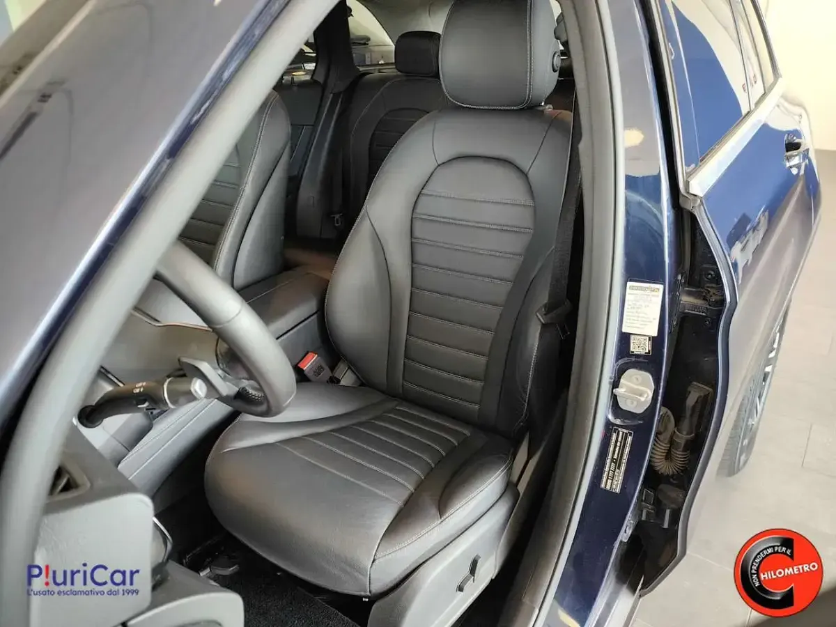 Usata Mercedes GLC300 211 CV (155 kW) 2020 Blu/azzurro SUV