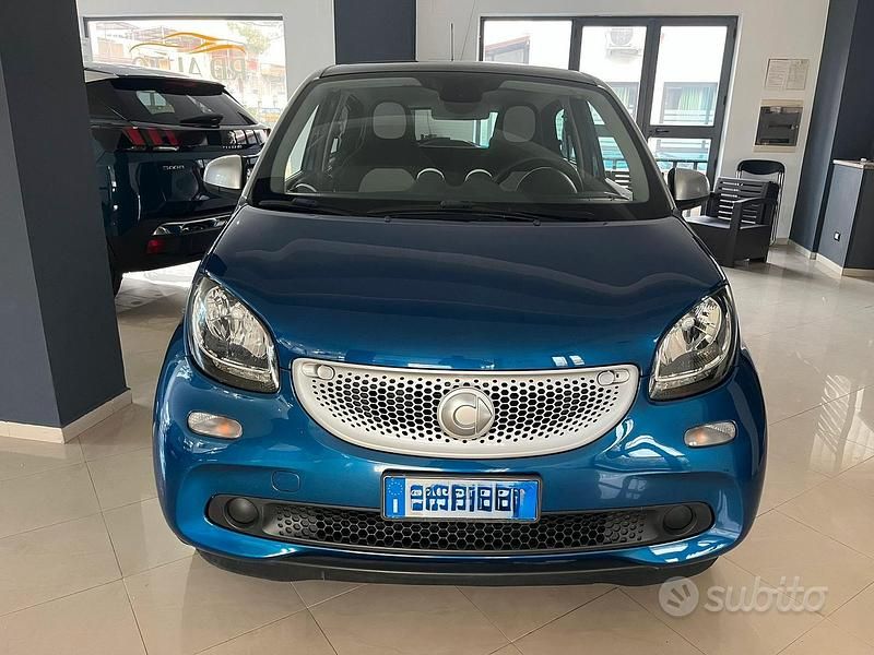 Usata Smart ForFour Passion 71 CV (52 kW) 2015 Blu Utilitaria