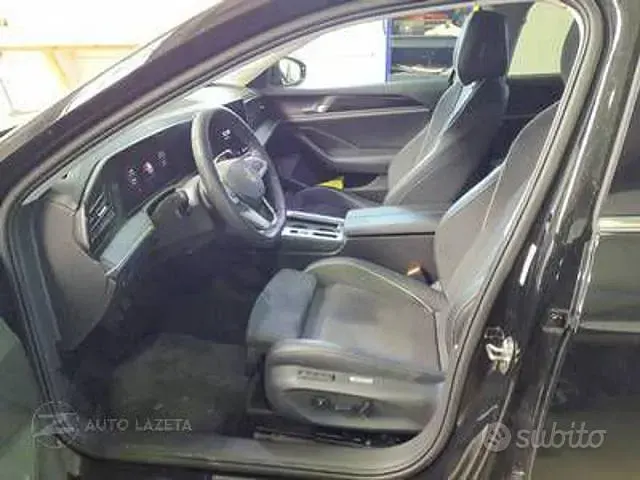 Usata VW Passat Business 150 CV (110 kW) 2025 Nero metallizzato Station wagon