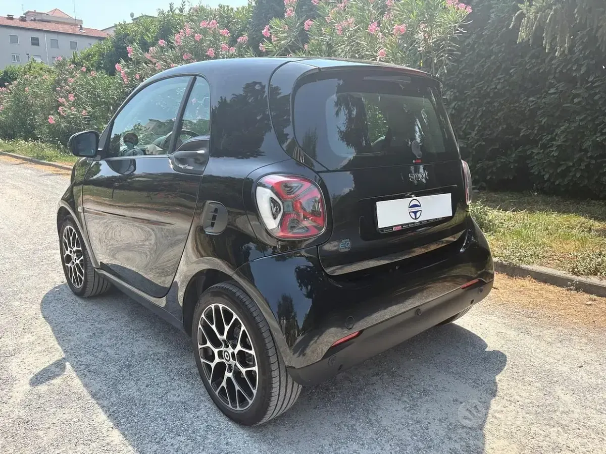 Usata Smart ForTwo Electric Drive Prime 41 kW (56 CV) 2023 Nero Berlina