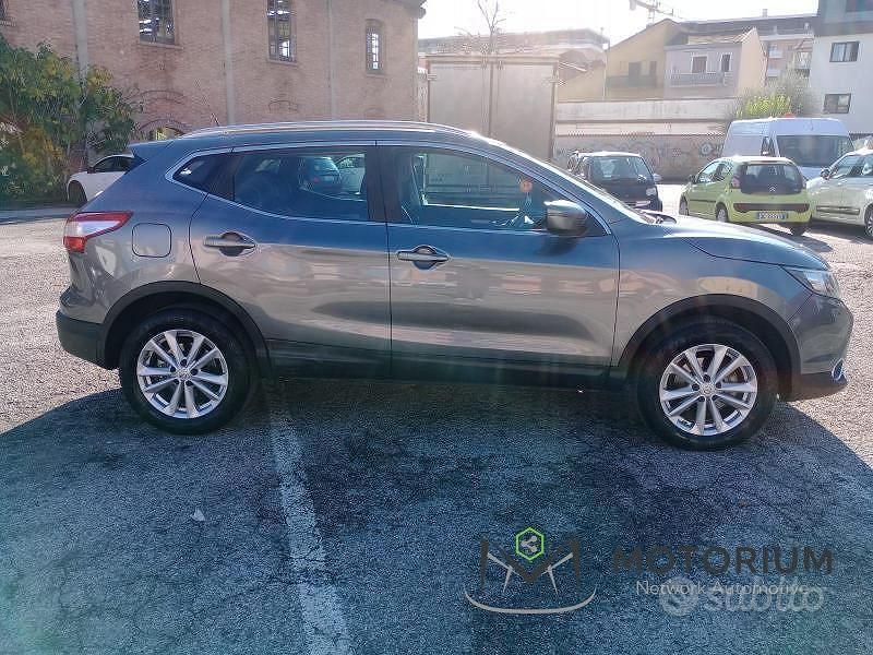 Usata Nissan Qashqai 131 CV (96 kW) 2016 Grigio SUV