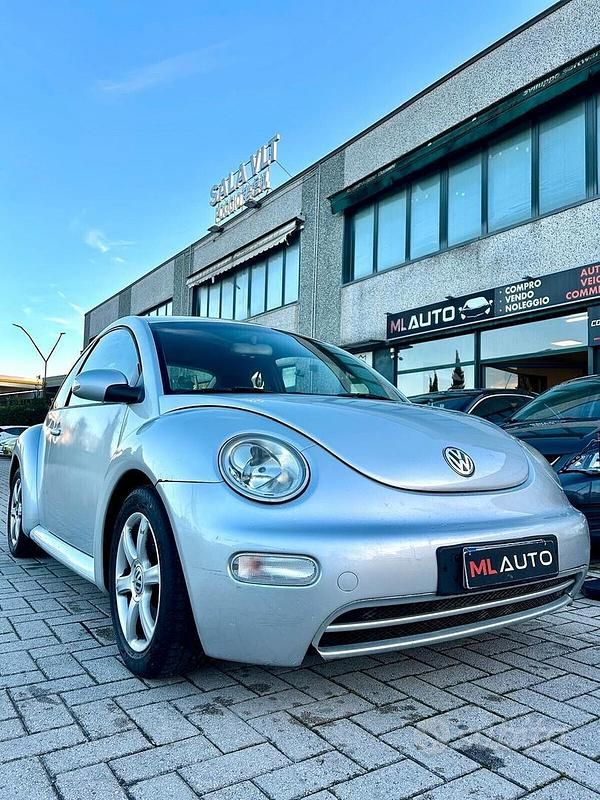 Usata VW New Beetle 101 CV (74 kW) 2004 Grigio Utilitaria