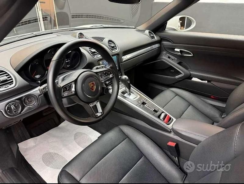 Usata Porsche 718 Boxster 299 CV (219 kW) 2023 Grigio Cabrio
