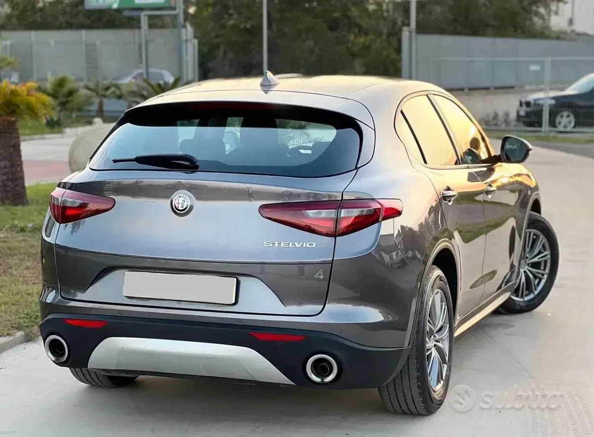 Occasion Alfa Romeo Stelvio Business 160 ch (117 kW) 2019 Gris SUV