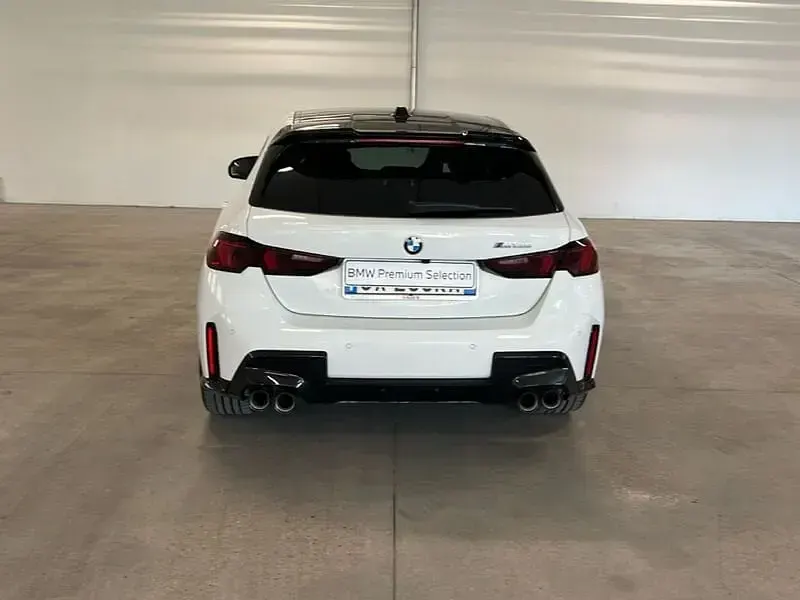 Usata BMW M135 M Sport 300 CV (220 kW) 2024 Bianco Utilitaria