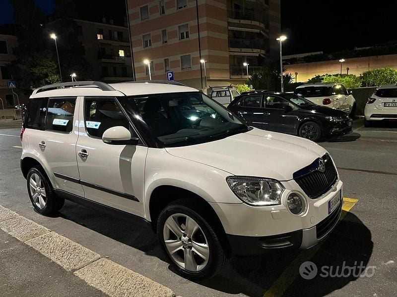 Usata Skoda Yeti Adventure 105 CV (77 kW) 2011 Bianco SUV