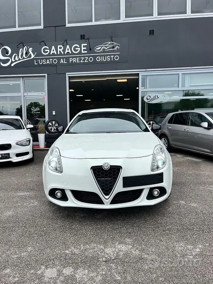 Usata Alfa Romeo Giulietta Exclusive 170 CV (125 kW) 2015 Bianco Utilitaria