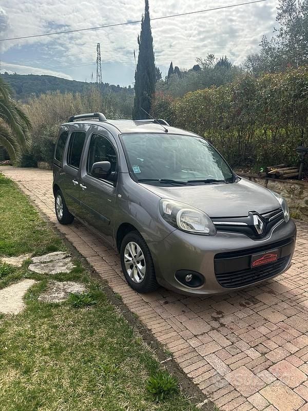 Usata Renault Kangoo LIMITED 90 CV (66 kW) 2017 Grigio Monovolume