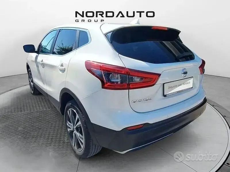 Usata Nissan Qashqai N-Connecta 110 CV (80 kW) 2019 Bianco SUV