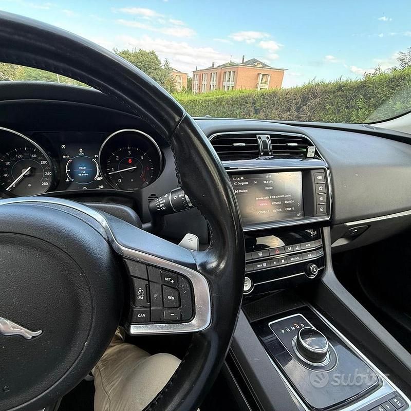 Usata Jaguar F-Pace 241 CV (177 kW) 2020 Nero SUV