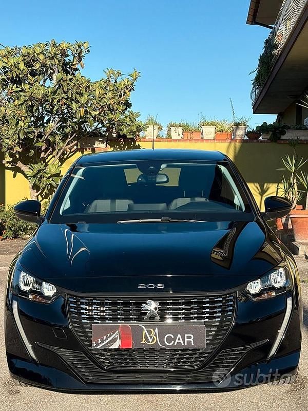 Usata Peugeot 208 100 CV (73 kW) 2023 Nero Utilitaria