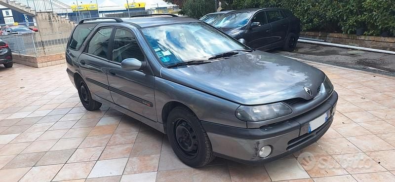 Usata Renault Laguna 98 CV (72 kW) 1999 Grigio Station wagon