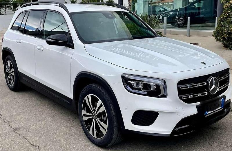 Usata Mercedes GLB200 150 CV (110 kW) 2022 Bianco SUV