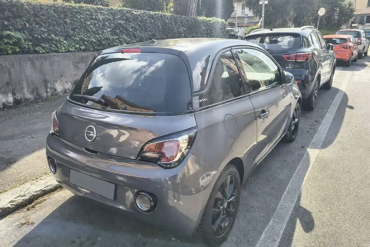 Usata Opel Adam Glam 69 CV (50 kW) 2016 Grigio Utilitaria