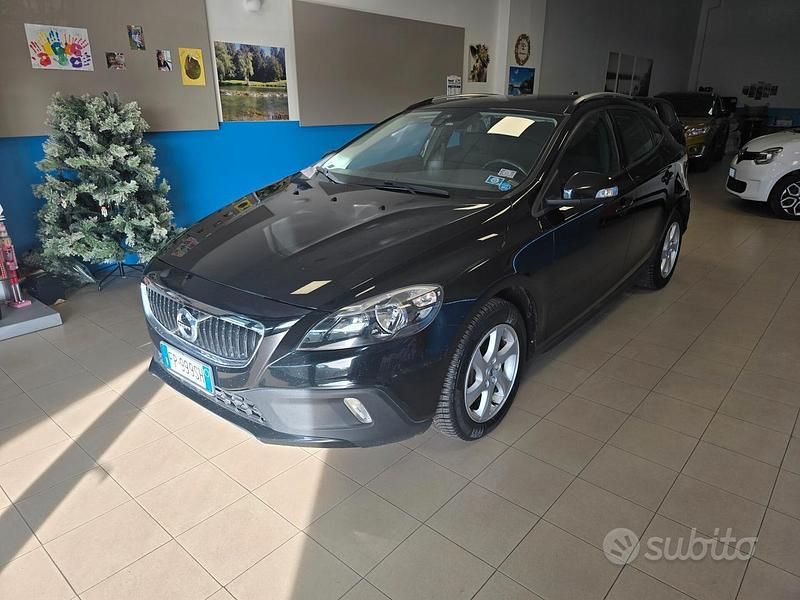 Usata Volvo V40 CC Plus 120 CV (88 kW) 2018 Nero Station wagon