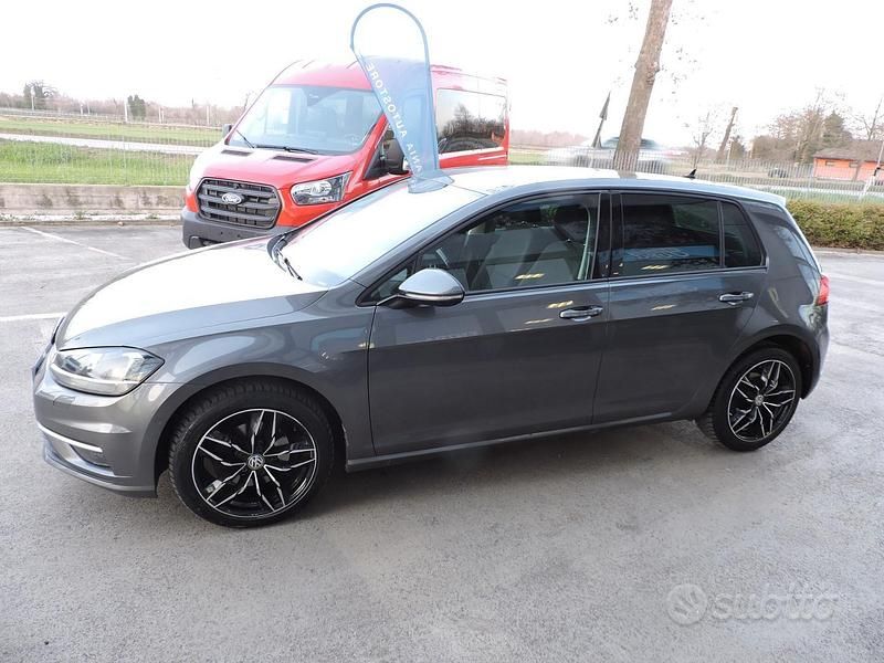 Usata VW Golf VII Trendline 150 CV (110 kW) 2017 Gray Berlina
