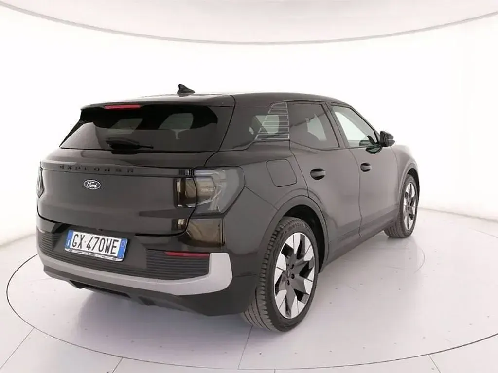 Usata Ford Explorer Premium 210 kW (286 CV) 2024 Agate black (metallizzato) SUV