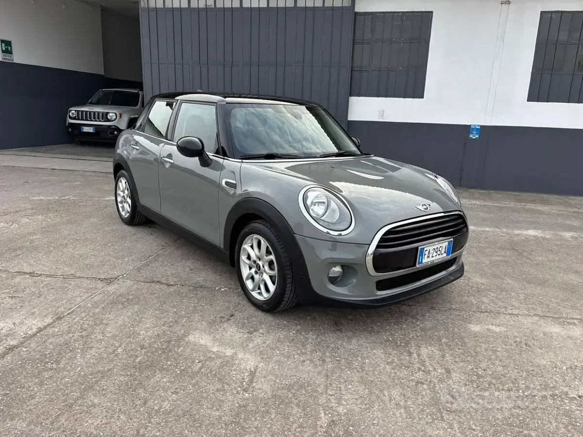 Usata Mini Cooper D 116 CV (85 kW) 2015 Grigio Utilitaria