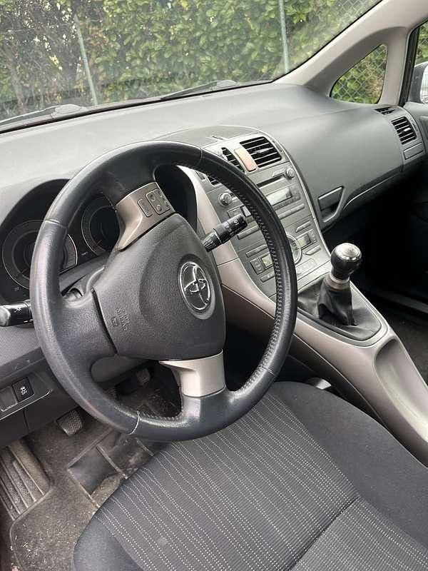 Usata Toyota Auris 124 CV (91 kW) 2007 Utilitaria