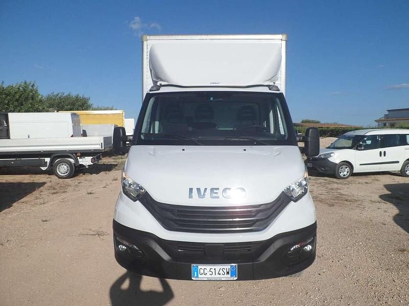 Usata Iveco Daily 140 CV (102 kW) 2022 Bianco Furgone