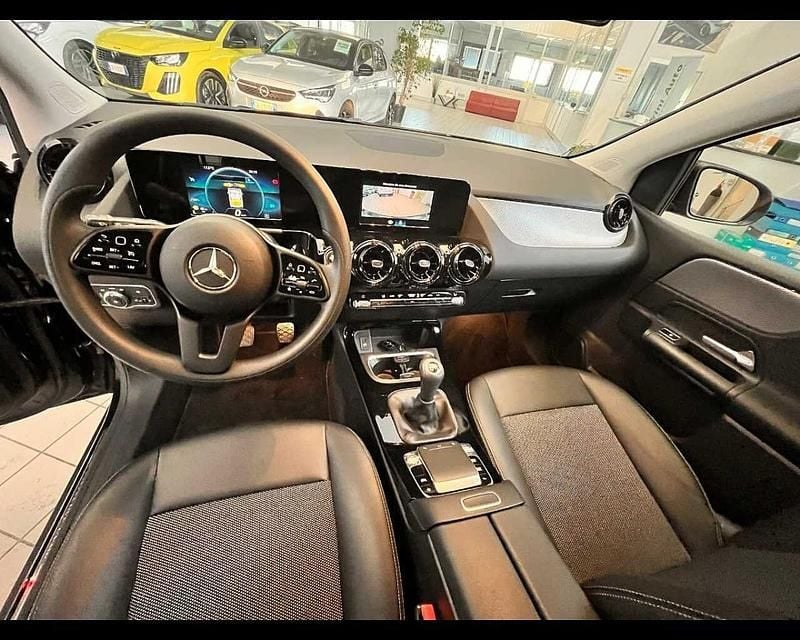 Usata Mercedes B180 Executive 136 CV (100 kW) 2019 Nero Monovolume