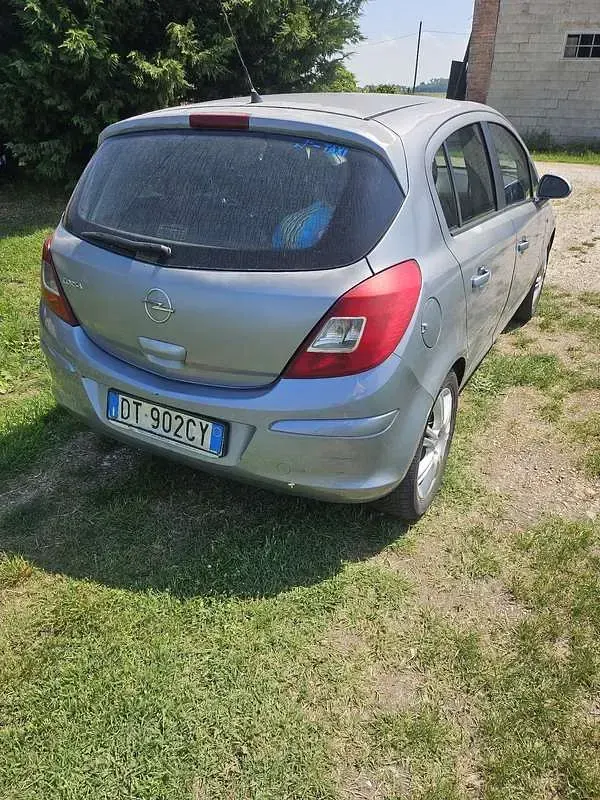 Usata Opel Corsa Enjoy 80 CV (58 kW) 2009 Utilitaria