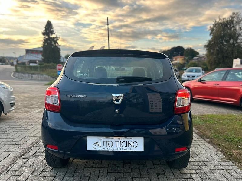 Usata Dacia Sandero 75 CV (55 kW) 2014 Blu Utilitaria