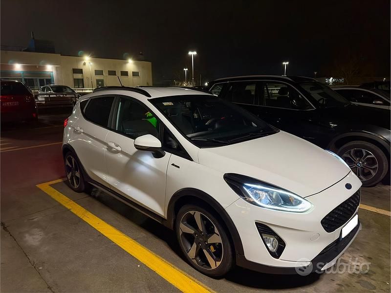 Usata Ford Fiesta Active 86 CV (63 kW) 2020 Bianco Berlina