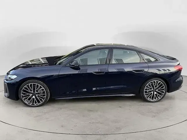 Usata Audi A5 Edition .1 204 CV (150 kW) 2024 Blu/azzurro Berlina