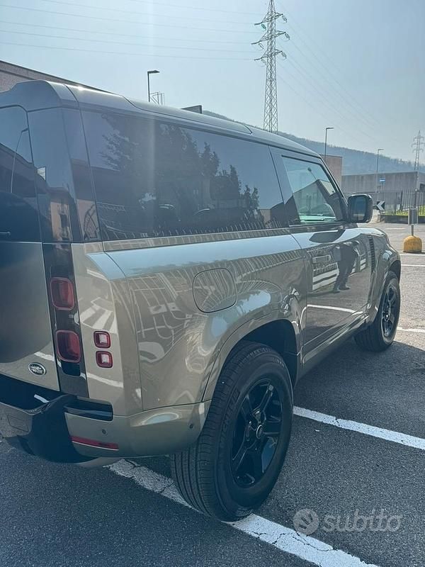 Usata Land Rover Defender 200 CV (147 kW) 2021 Verde SUV