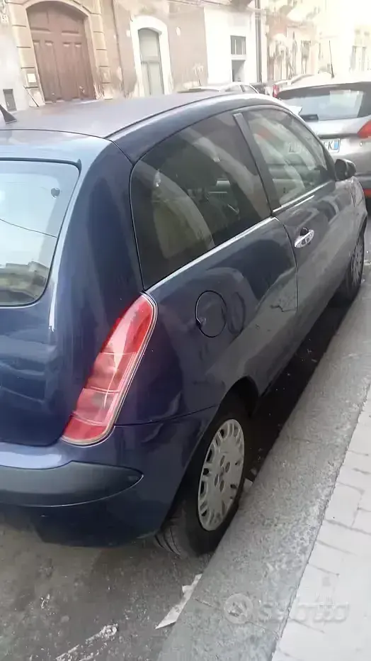 Usata Lancia Ypsilon 80 CV (58 kW) 2004 Blu Utilitaria