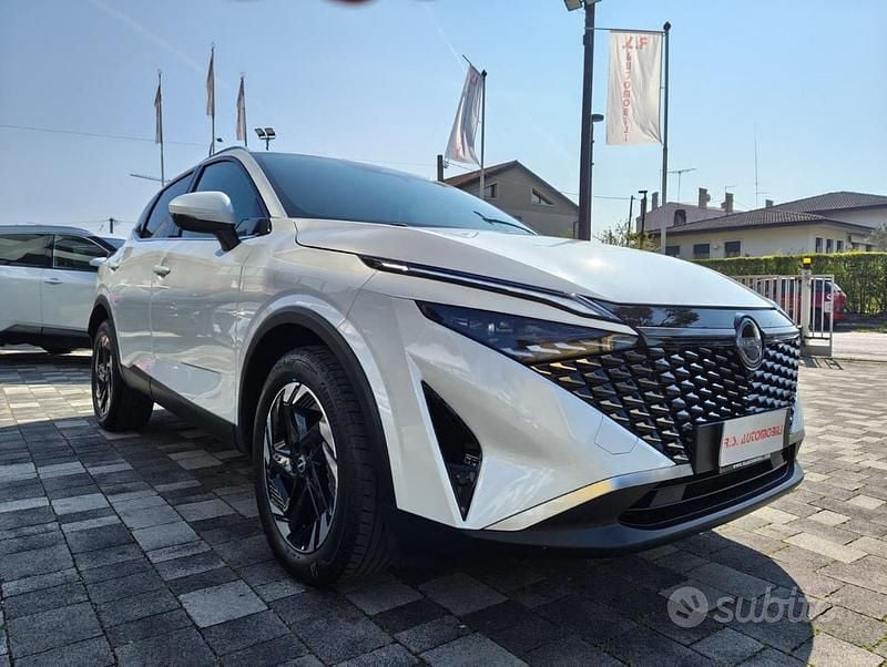 Usata Nissan Qashqai N-Connecta 140 CV (102 kW) 2025 Bianco SUV