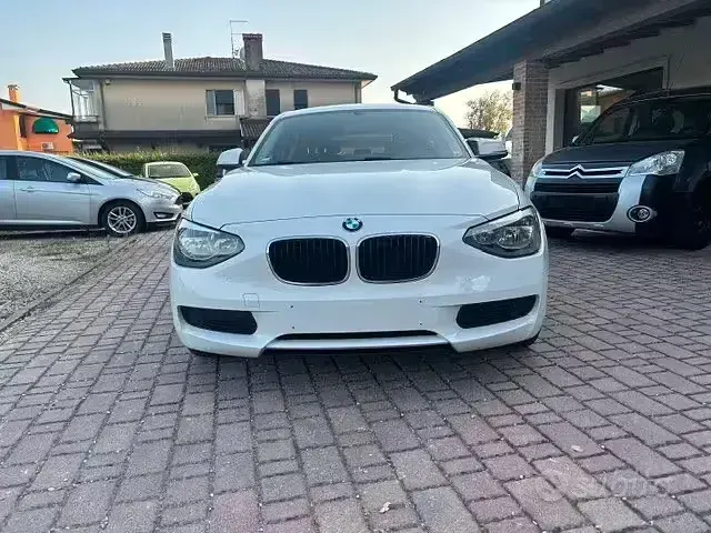 Usata BMW 116 Sport Line 136 CV (100 kW) 2014 Bianco Utilitaria
