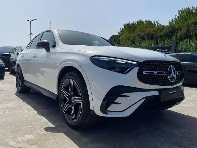 Gebraucht Mercedes GLC220 Premium 197 PS (144 kW) 2024 Weiß Coupé
