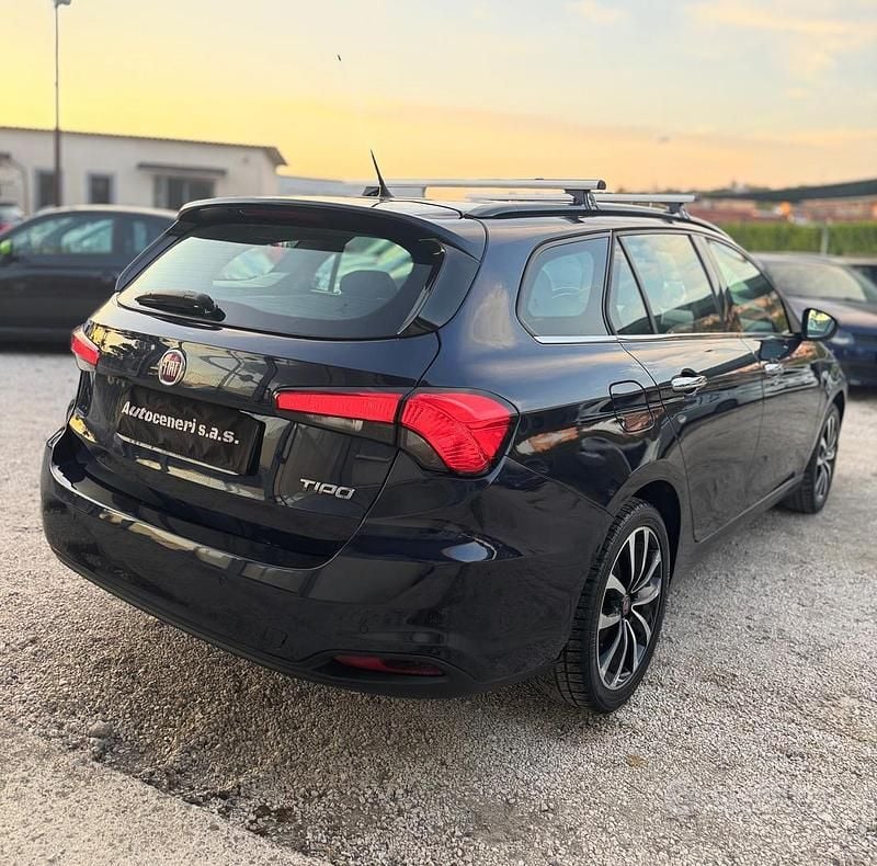Usata Fiat Tipo Lounge 120 CV (88 kW) 2016 Blu Station wagon