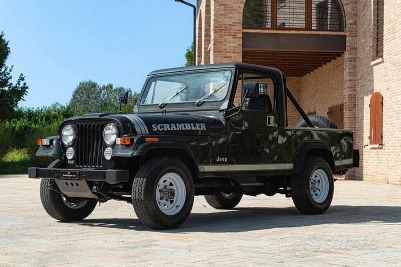 Usata Jeep CJ 73 CV (53 kW) 1984 Nero SUV