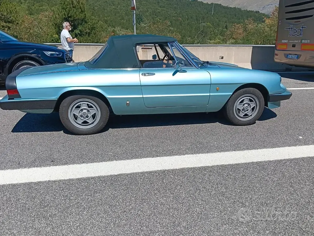 Usata Alfa Romeo Spider 128 CV (94 kW) 1984 Grigio Cabrio