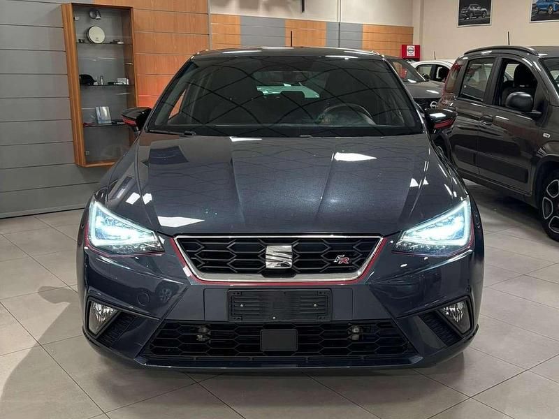 Grigio medio Usata 2020 Seat Ibiza FR Tre volumi | 16.000 € (Molto cara) - Immagine 1/4