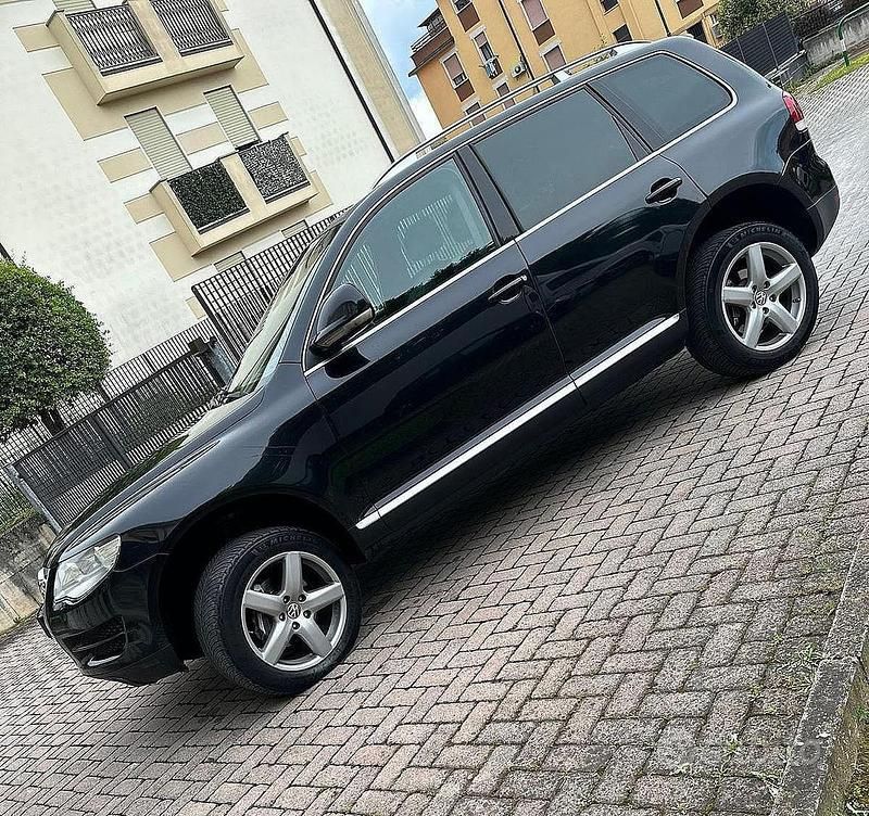 Usata VW Touareg Individual 239 CV (175 kW) 2009 Nero SUV